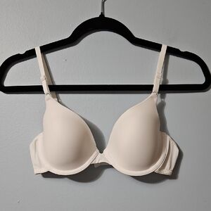 Maidenform White Underwire Seamless Padded Bra 34C